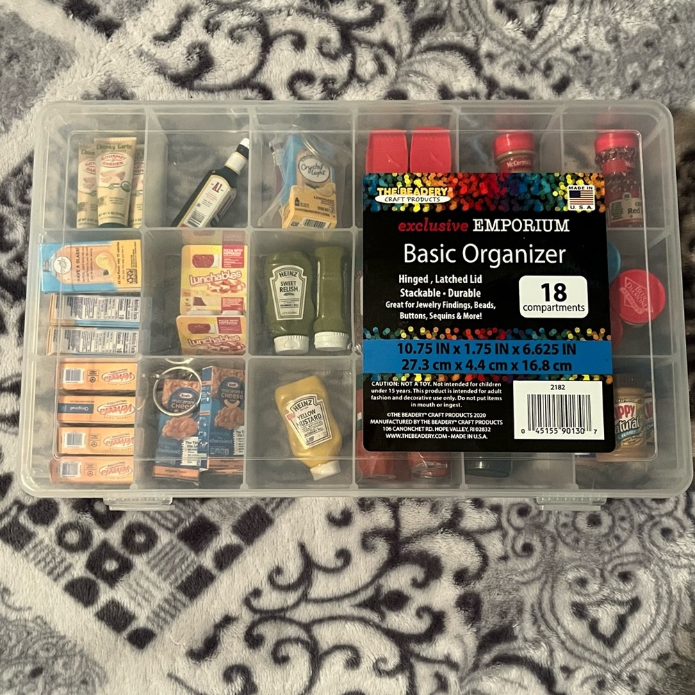 Assorted mini brands - Picture 3 of 3